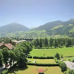 Germania Gastein - Ganzjaehrig Inklusive Alpentherme Gastein & Sommersaison Inklusive Gasteiner Bergbahnen Otel Bad Hofgastein