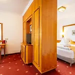 Germania Gastein - Ganzjaehrig Inklusive Alpentherme Gastein & Sommersaison Inklusive Gasteiner Bergbahnen Otel