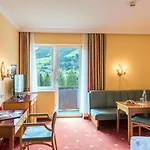 Otel Germania Gastein - Ganzjaehrig Inklusive Alpentherme Gastein & Sommersaison Inklusive Gasteiner Bergbahnen 4*