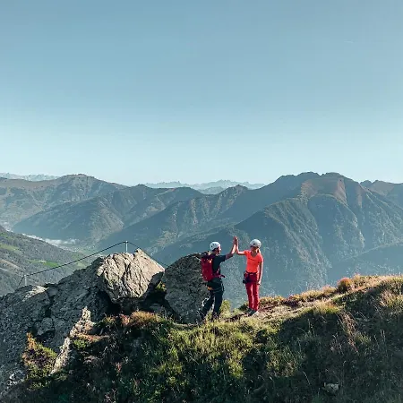 호텔 Germania Gastein - Ganzjaehrig Inklusive Alpentherme Gastein & Sommersaison Inklusive Gasteiner Bergbahnen 배드호프가스타인
