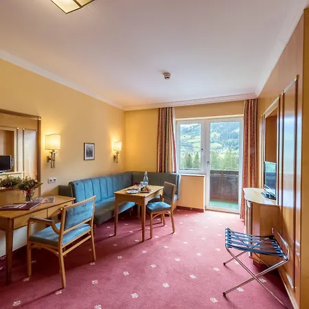 호텔 Germania Gastein - Ganzjaehrig Inklusive Alpentherme Gastein & Sommersaison Inklusive Gasteiner Bergbahnen 4*