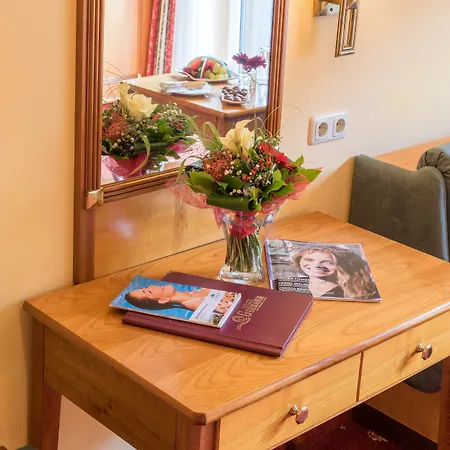 Germania Gastein - Ganzjaehrig Inklusive Alpentherme Gastein & Sommersaison Inklusive Gasteiner Bergbahnen 호텔 4*