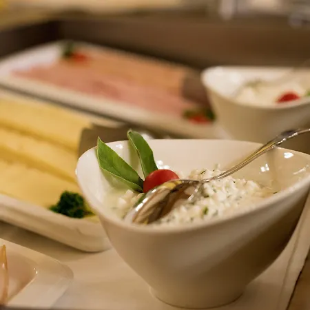 Germania Gastein - Ganzjaehrig Inklusive Alpentherme Gastein & Sommersaison Inklusive Gasteiner Bergbahnen Hotel 4*